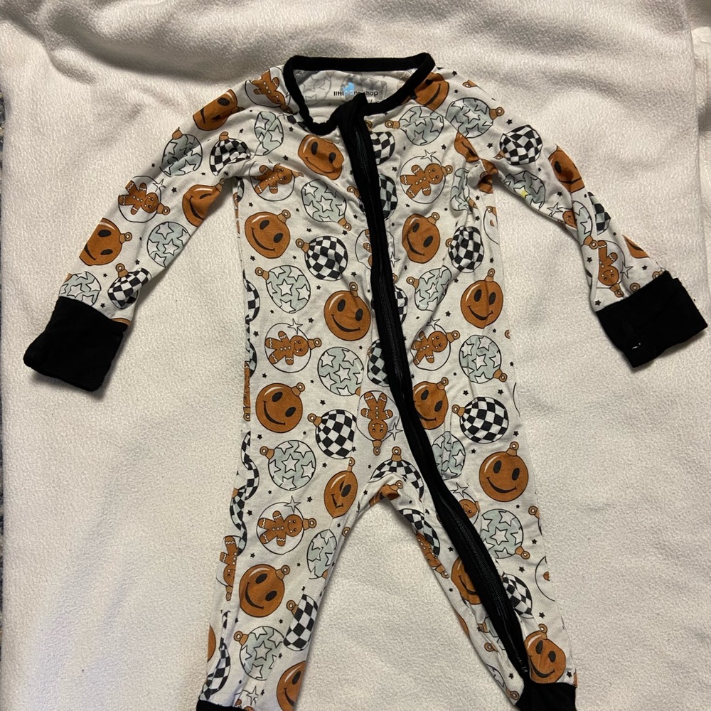 ✨Little One Shop✨ Gingerbread Ornament 2-Way Zip Pajamas Size 3-6M